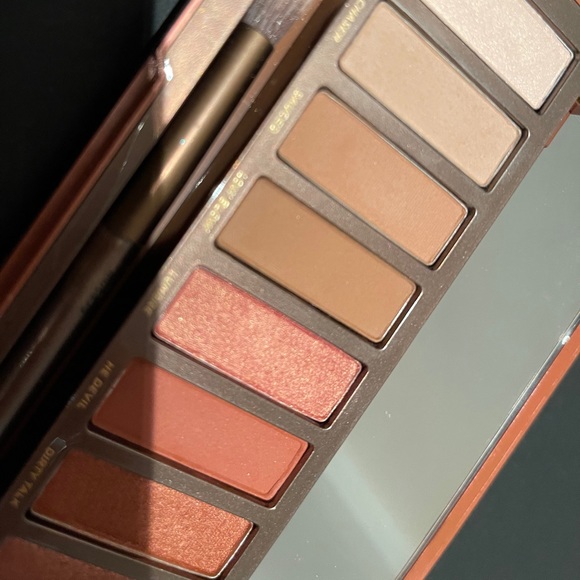 NAKED HEAT EYESHADOW PALETTE urbandecay cosmetics - Picture 7 of 8